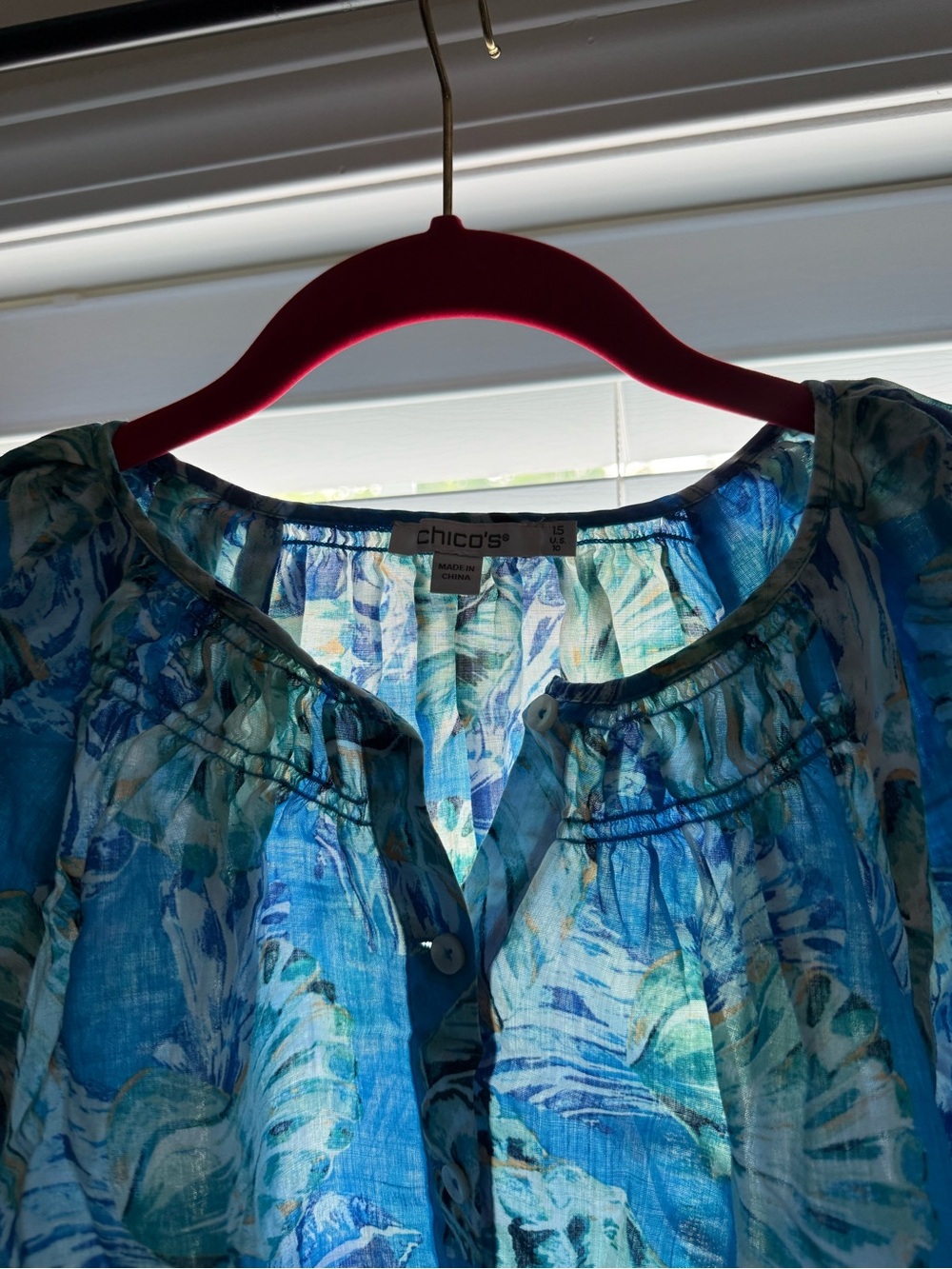 Chico’s Lightweight Blue Floral Button-Front Women’s Top - Picture 4 of 8